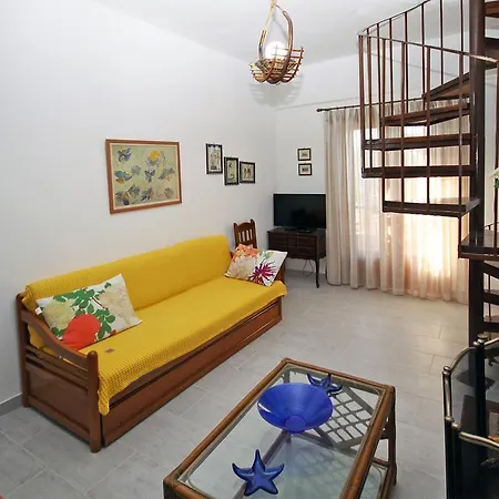 Angela Вурвуру