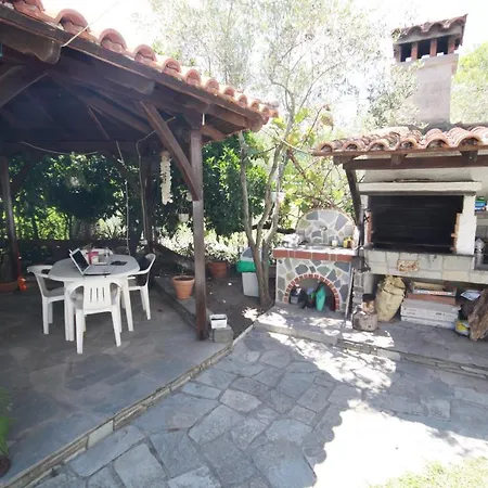 Angela Вурвуру